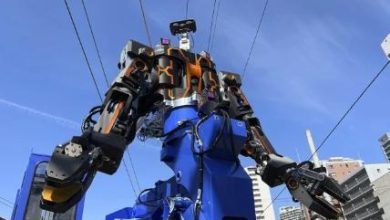 صورة روبوت صناعي بشري يغير حياة الإنسان