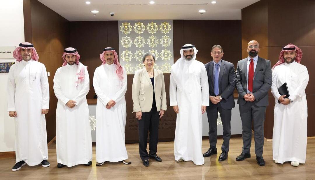 وزير الاتصالات يبحث سبل تعزيز الذكاء الاصطناعي مع قادة كبرى شركات التقنية