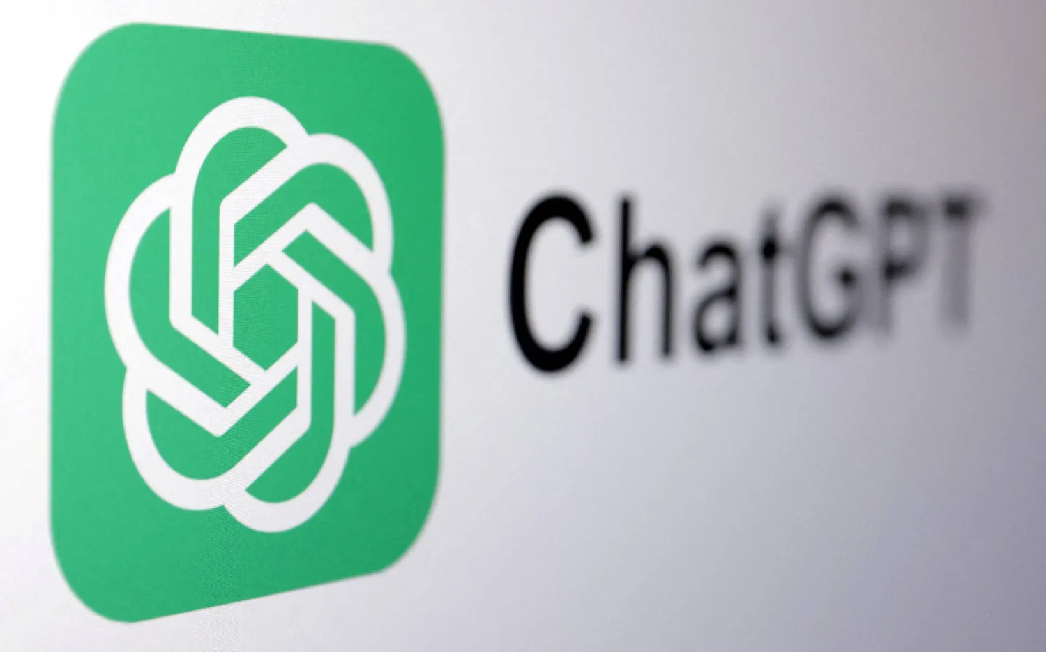 تطوير نموذج ذكاء اصطناعي مستوحى من الدماغ البشري يتفوق على "ChatGPT"