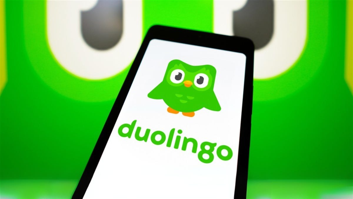 "Duolingo" ترفع توقعاتها المالية بفضل توسع استخدام أدوات الذكاء الاصطناعي