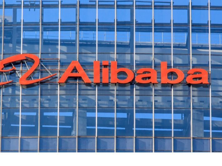 “علي بابا” تستعد لإطلاق نسخة مطوّرة من تطبيق الذكاء الاصطناعي لمنافسة “ChatGPT”