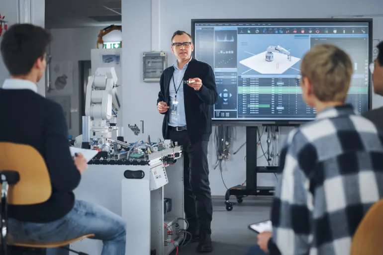 10 مهارات تمنحك حصانة مهنية في عصر الذكاء الاصطناعي