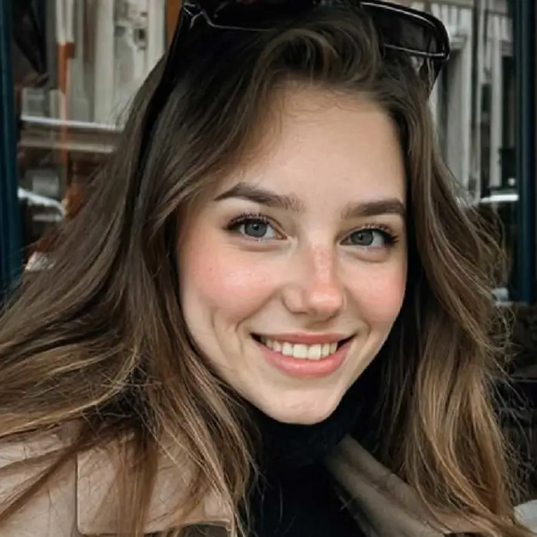 الممثلة الافتراضية “تيلي نوروود” تطلب موظفين مبدعين وتثير قلق نجوم “هوليوود”