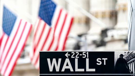 “وول ستريت” تنتعش بفضل عودة الرهان على أسهم الذكاء الاصطناعي