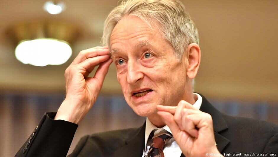 “جيفري هينتون” يكشف عن الوظيفة الأكثر أمانًا في عصر الذكاء الاصطناعي