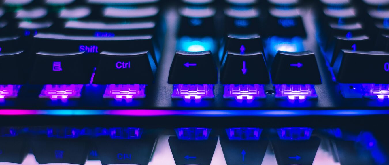 الذكاء الاصطناعي و”Model Inversion”.. استرجاع البيانات من النموذج: هل يمكن سرقة ما تدرب عليه؟