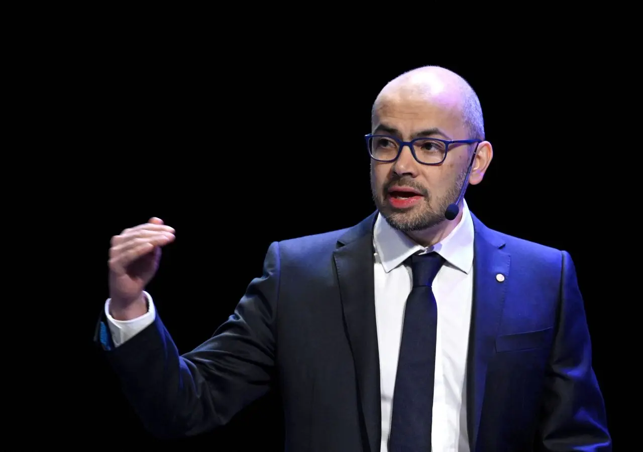 رئيس “ديب مايند” يكشف اختبارًا حاسمًا لقياس الذكاء الاصطناعي العام